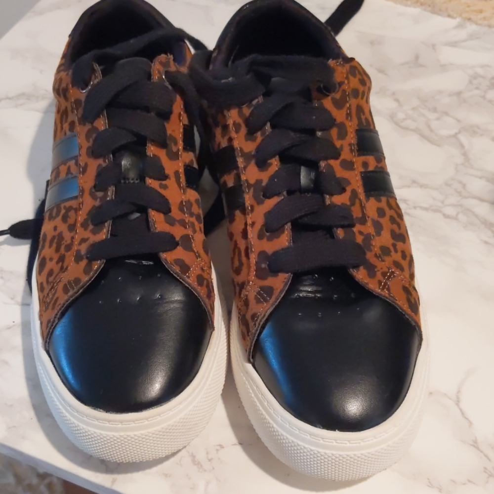 Time and Tru Cheetah Platform sneakers